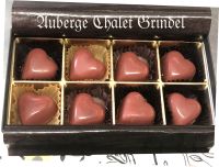 グリンデルのボンボンショコラ　中にはブルーベリージャムとミルクチョコレートのガナッシュを入れて甘酸っぱさを強調させてみました。