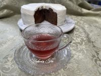 ロンネ　フェルト社　のグリュワインティ　今年のクリスマスディナーに登場致しました。グリューワインティー　（原産国ドイツ　ハーブティー）ハイビスカスをベースにしたフルーツハーブティーにカルダモンやジンジャー、オレンジなどを使って再現したノンアルコールグリューワイン　幸せな気分をどうぞ