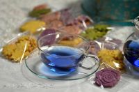 グリンデルの薔薇と小花のクッキー缶　バタフライピーのハーブティ　紅糀と抹茶　苺　カボチャ　紫芋の粉　体に優しいだけでなく　とっても美味しいのが嬉しいです。