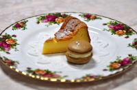 チョコレートと紅茶のマカロン　ホワイトチョコレートのガトーショコラ